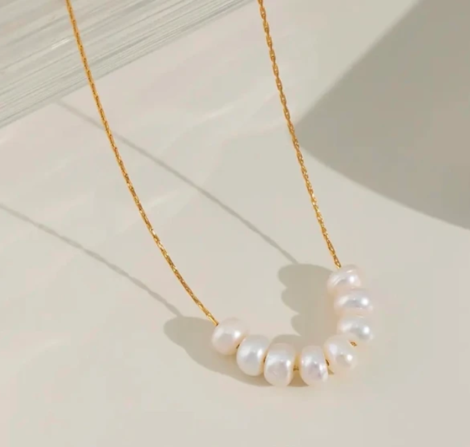 Luna Necklace